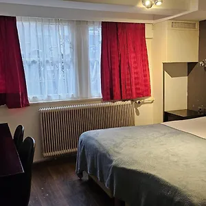 Quentin Golden Bear Otel